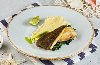Филе камбалы с пюре из сельдерея